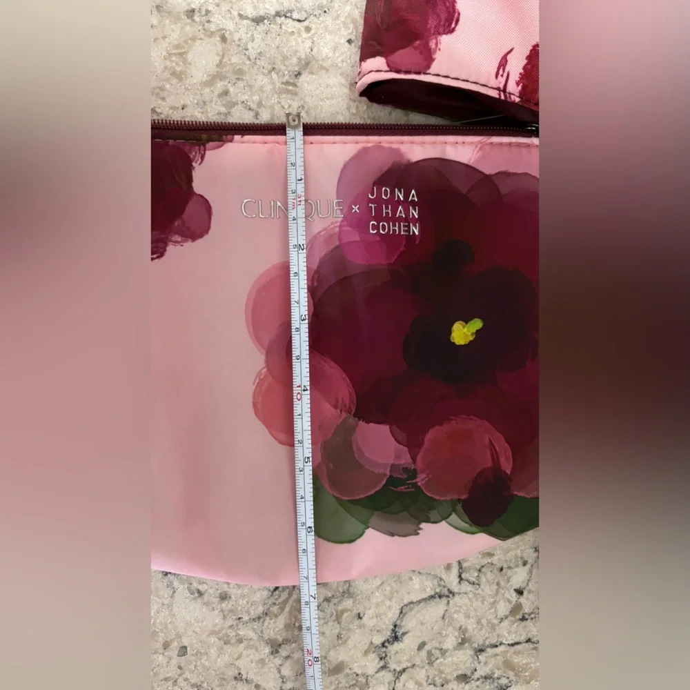 Clinique Pink Floral Tote with Burgundy Handles and Makeup Bag NWT - Picture 12 of 12